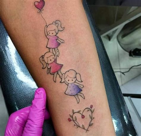 tatuaje madre y 3 hijos|tatuajes de hijas.